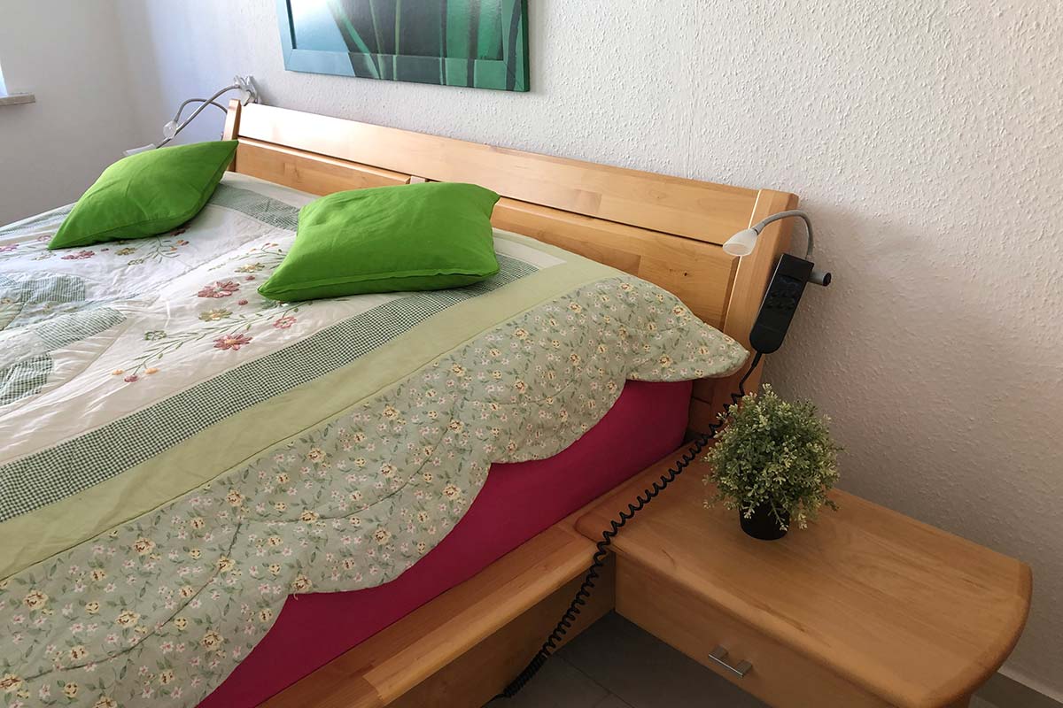 Das große bequeme Bett